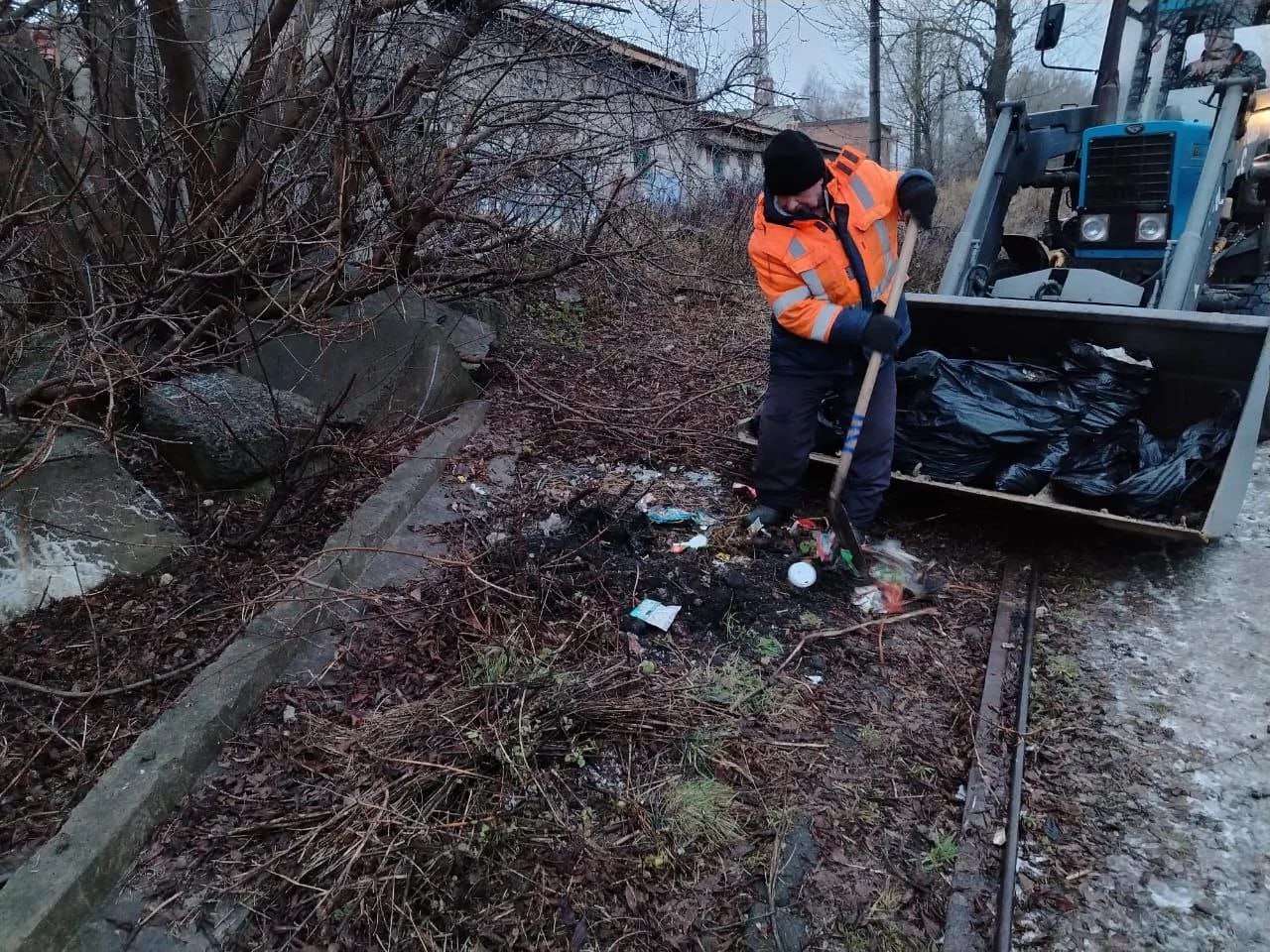 На 3-м Суворовском переулке убрали свалку