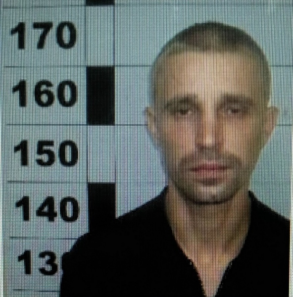 Курская полиция ищет подозреваемого в грабеже мужчину