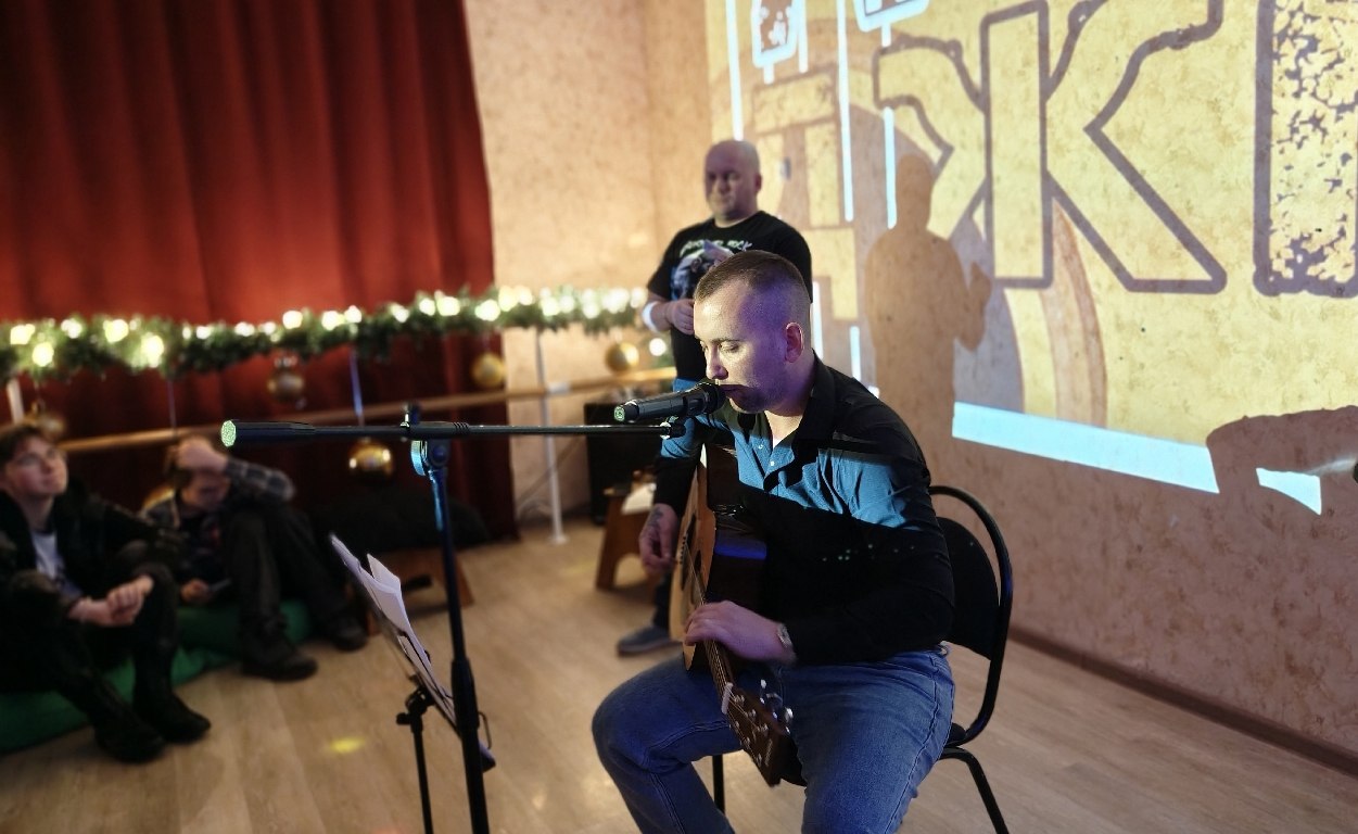 В Железногорске в культурном-досуговом центре «Забава», при поддержке федеральной программы «Пушкинская карта» национального проекта «Семья», состоялась предновогодняя музыкальная программа с участием начинающих музыкантов –...