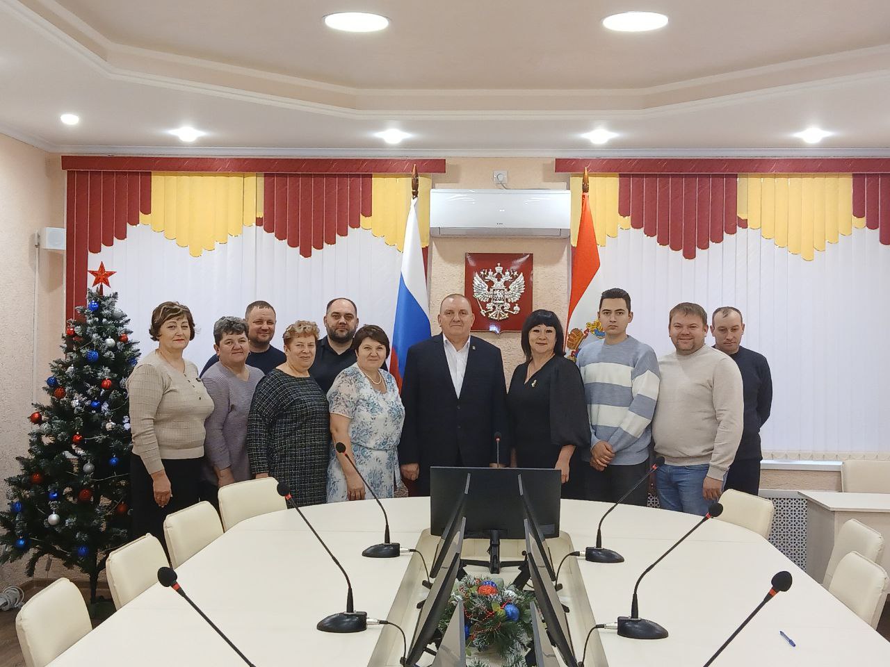 Виктор Катунин: В поселке Медвенке избран Глава поселения