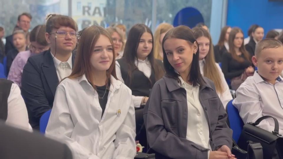 Продолжаем дарить детям праздник