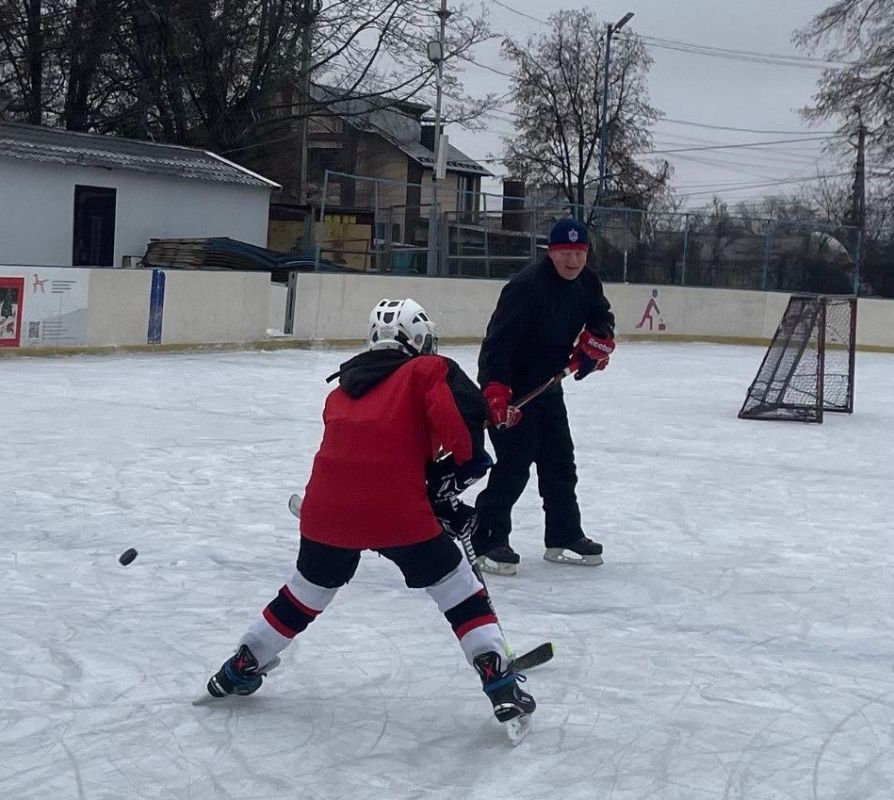 В Курске на катке «Восток» работает Школа юного хоккеиста