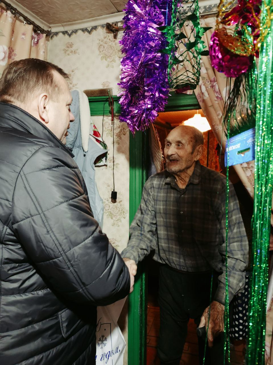 Сергей Цуканов: В преддверии Нового года и Рождества Христова совместно с главой Русановского сельсовета Алексеем Борзенковым и исполнительным секретарем местного отделения партии «Единая Россия» Александром Крюковым...