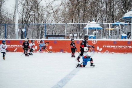 В Курске в Парке пионеров открылся бесплатный каток