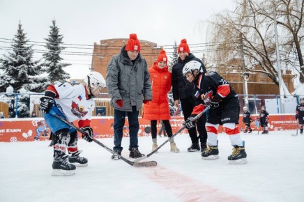В обновлённом парке Пионеров в Курске открылся бесплатный каток