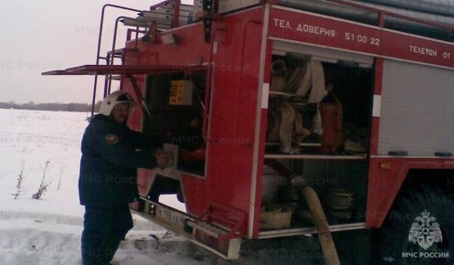 В Брежнево Курского района ликвидировали пожар грузовика