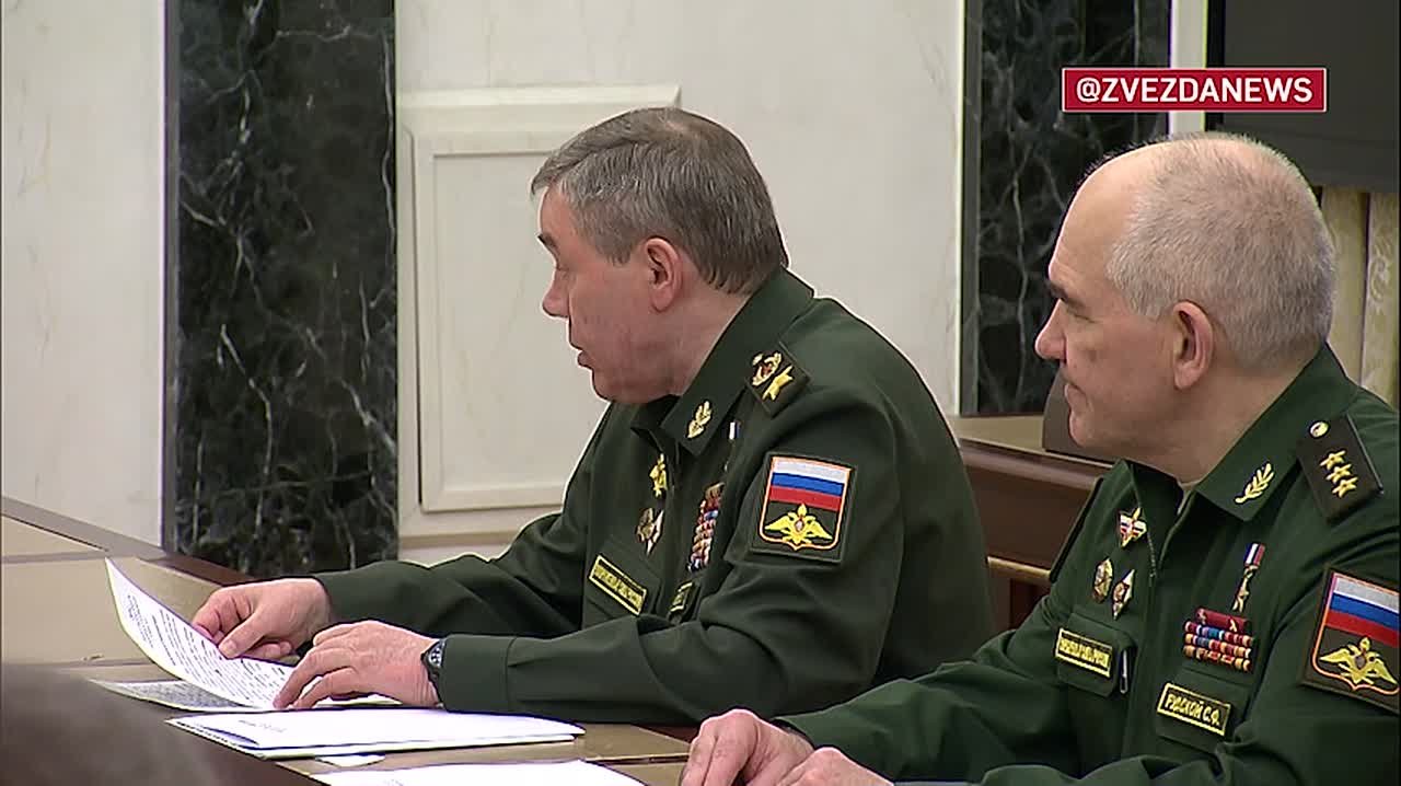 За год под контроль ВС РФ перешло 334 населенных пункта, сообщил Герасимов