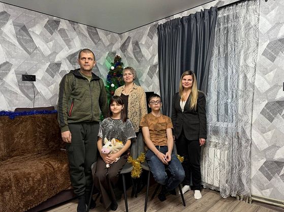 Виктория Лукашова вручила подарок в рамках акции «Ёлка желаний»