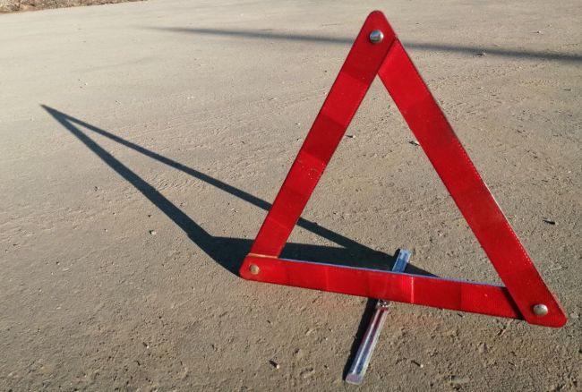 На пеереезде в Курской области произошло столкновение автомобиля с поездом