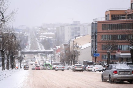 Глава Курска Евгений Маслов напомнил о необходимости убрать автомобили