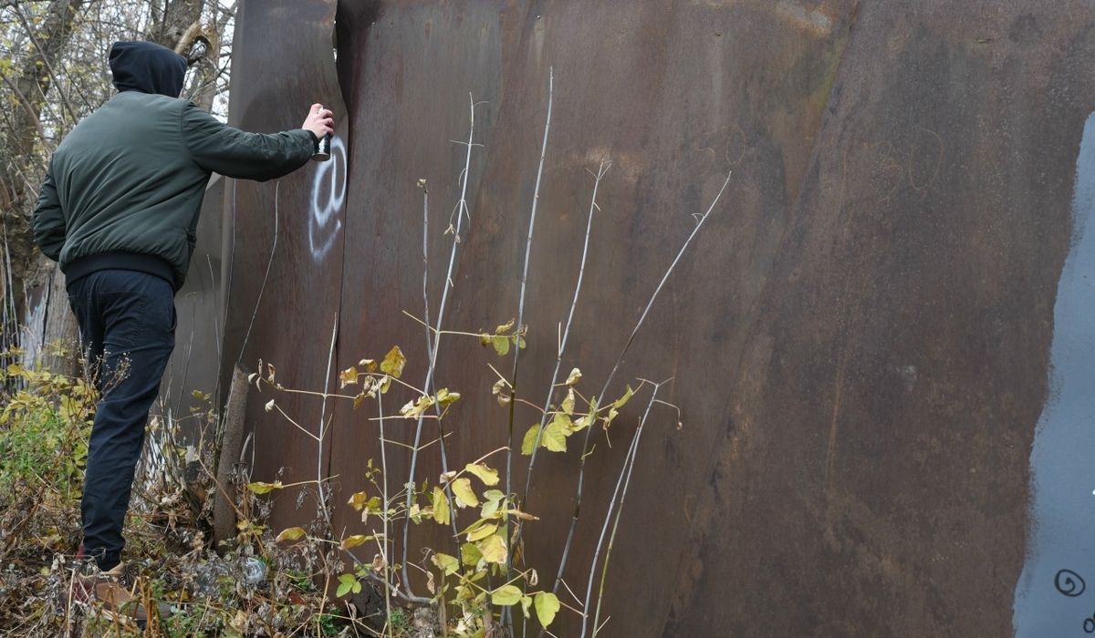 В Курске за год закрасили 1825 надписей с рекламой наркотиков в Сеймском округе