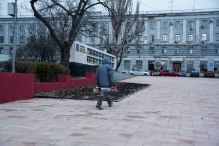 В центре Курска в 2025 году обновили сквер у Главпочтамта на Красной площади