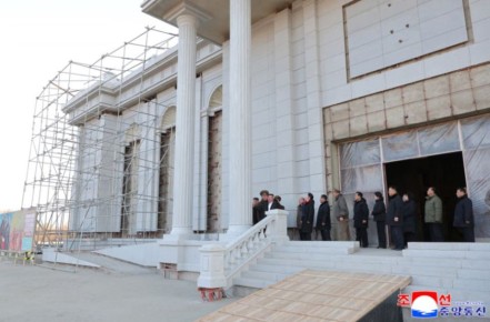 Ким Чен Ын посетил стройку музея участников освобождения Курской области