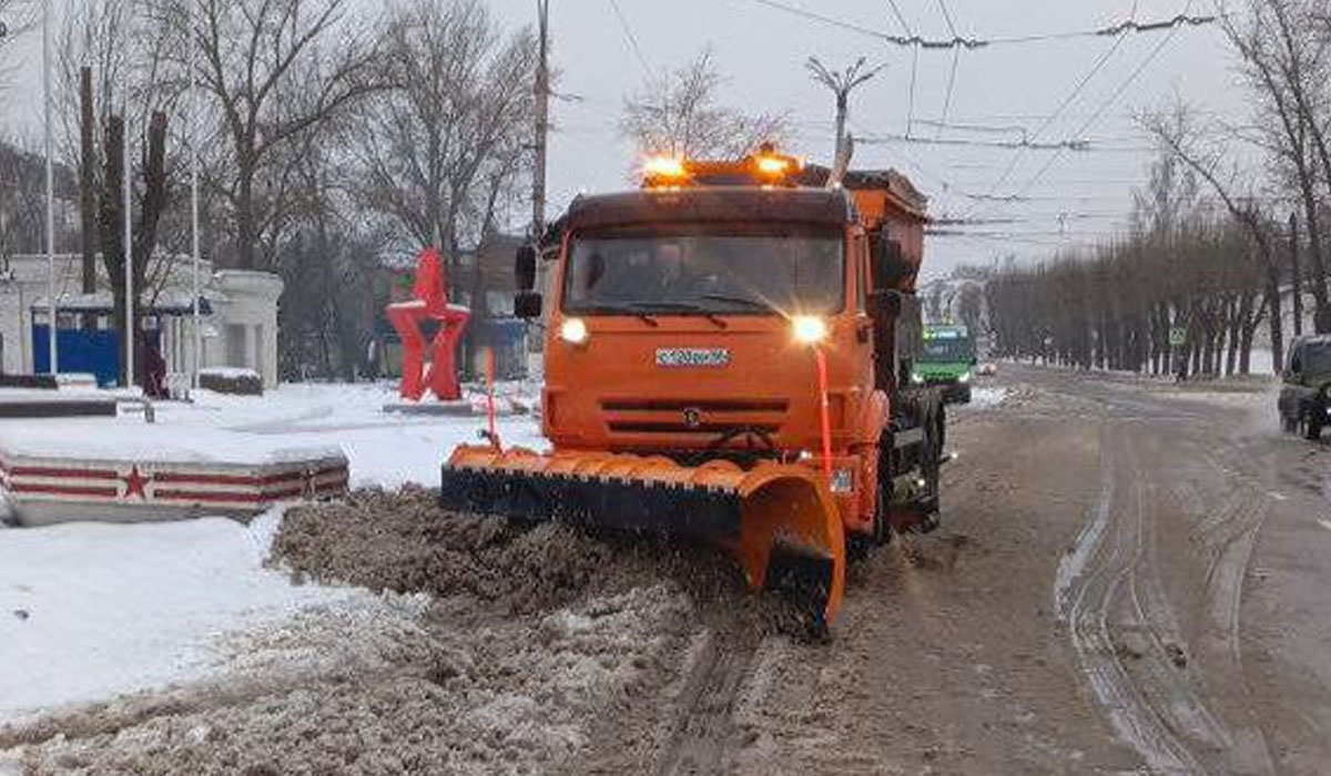 В Курске специалисты борются с последствиями непогоды