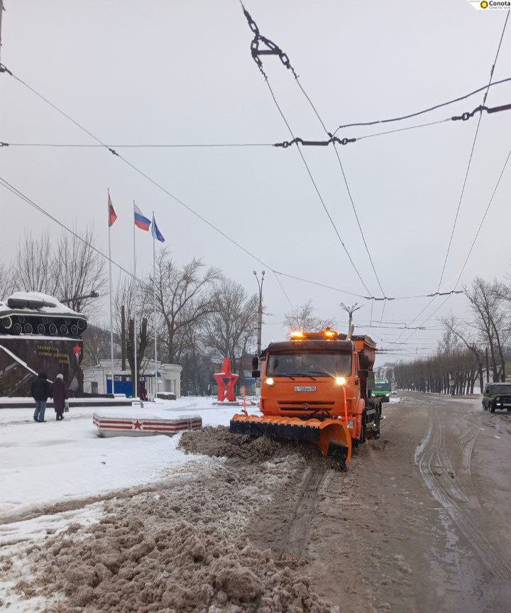 В Курске начались работы по очистке решёток ливневой канализации