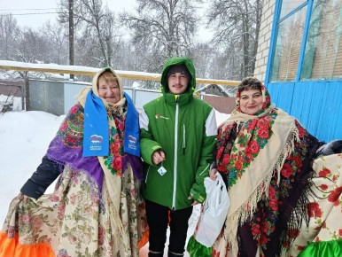 Работники культуры поздравили жителей д