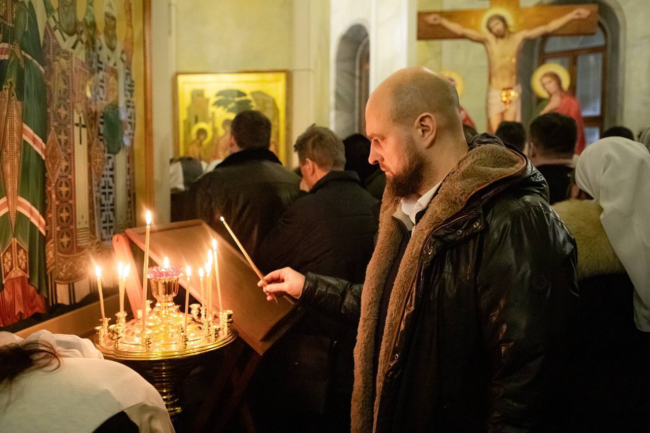 Глава города Евгений Маслов также поздравил курян с православным праздником