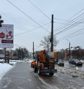 В Курске 75 единиц техники борются с последствиями снегопада