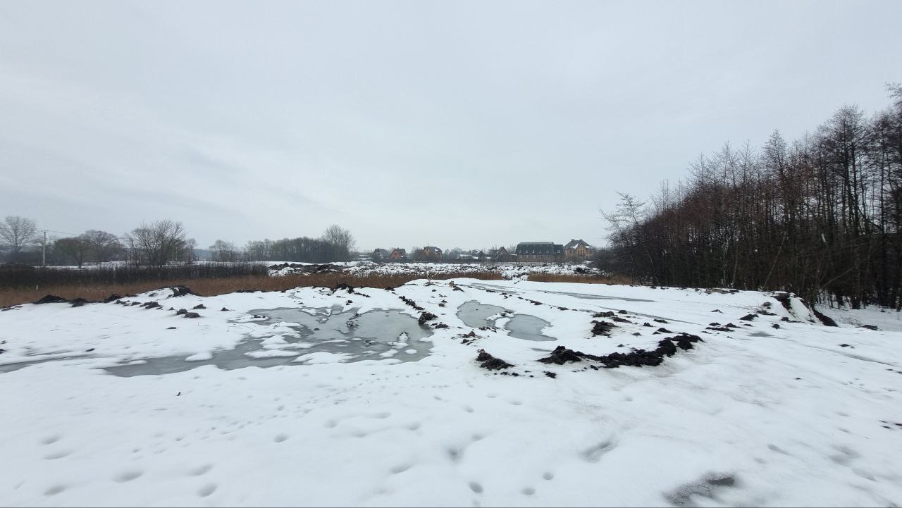В Курске обнаружили несанкционированную свалку у моста на проспекте Булатова