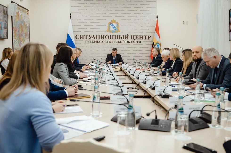 Сегодня состоялось заседание Правительства Курской области под руководством губернатора Курской области Александра Евсеевича Хинштейна