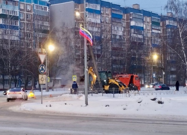 В Курске возник каток на улице Косухина из-за аварии