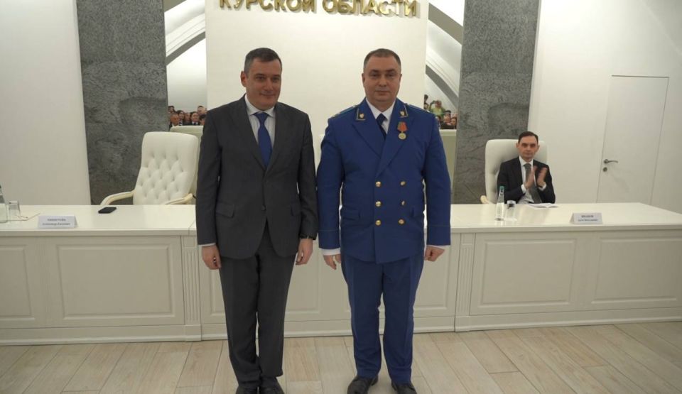 12 ������ - ���� ��������� �����������