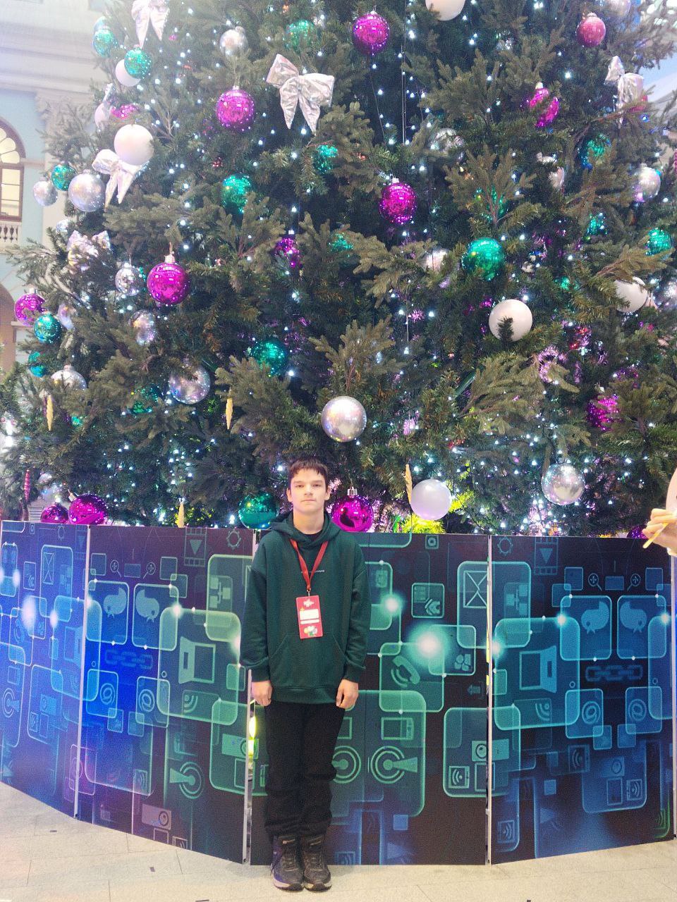 В период новогодних и рождественских праздников Мельников Всеволод из Черемисиновского района принял участие в образовательно-туристическом проекте «Москва – Город открытий»