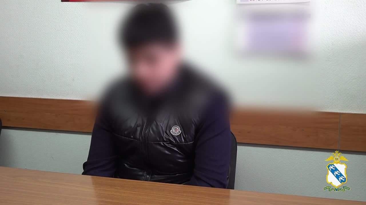 В Железнодорожном отделе полиции УМВД России по г. Курску проводится проверка действий несовершеннолетнего, видео с которым было опубликовано в социальных сетях