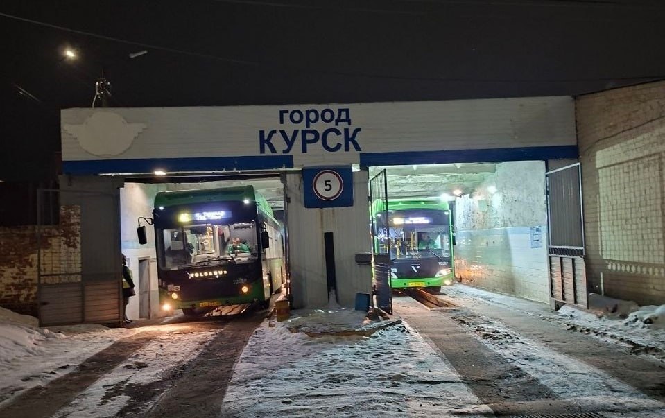 В Курске перевозчика поймали на выпуске 44 грязных автобусов