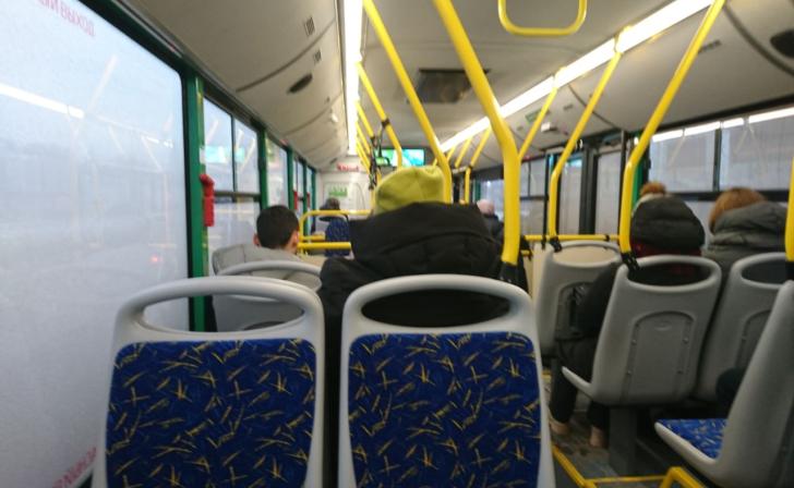 В Курске выявили 44 грязных автобуса