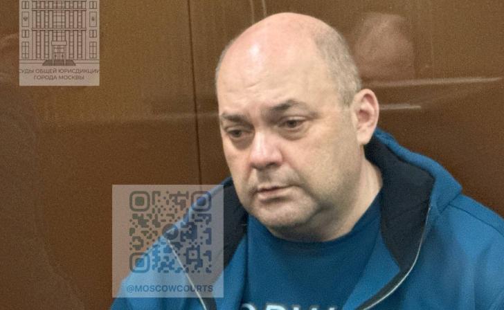 Суд оставил под арестом экс-руководителей Курской области