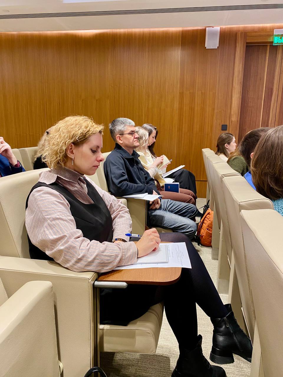 Почему суслик попал в официальный паблик федерального министерства, каков образ у отечественной промышленности и можно ли его сформировать с помощью СМИ и соцсетей