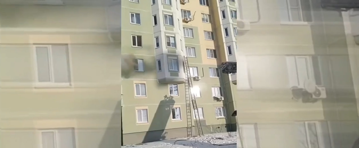 В Курске пожарные спасли мужчину из горящей на Клыкова квартиры