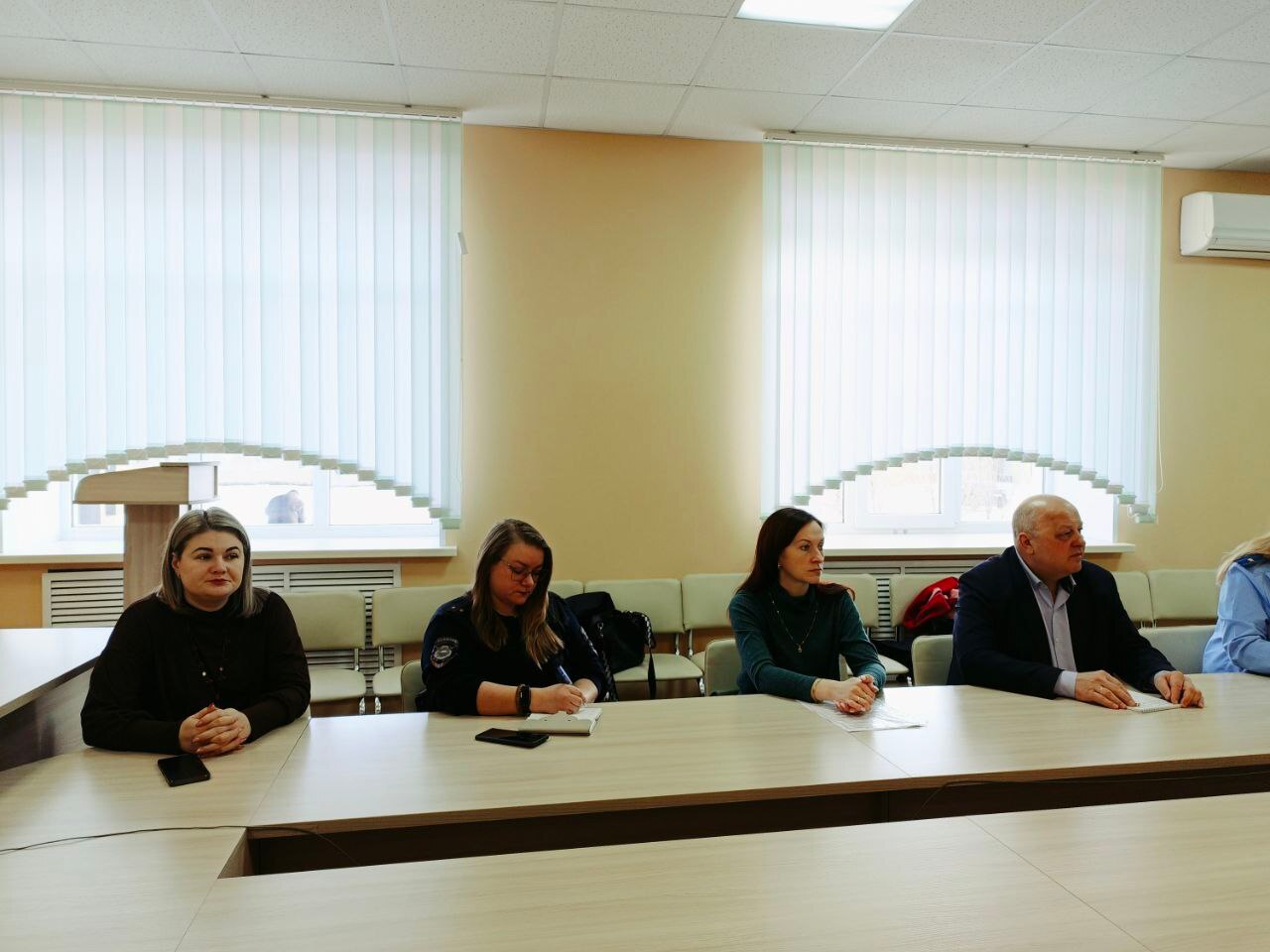 Сегодня в Администрации Фатежского района состоялось первое в этом году заседание комиссии по делам несовершеннолетних и защите их прав (КДН и ЗП), в котором приняли участие члены комиссии, представители ОБУЗ «Фатежская ЦРБ»...