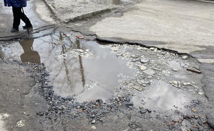 «Курскавтодор» через сду обязали построить тротуара в поселке Золотухино