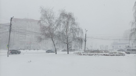 В Курске на уборку дворов МКД выходят около 600 специалистов УК