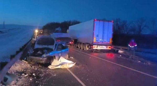В жуткой аварии под Курском погибли два водителя, ранены двое сотрудников ГАИ