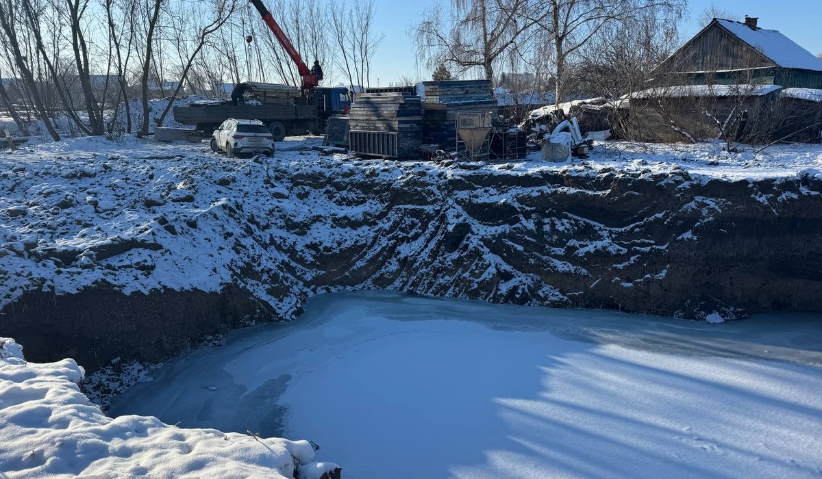 В Курске с жителями улицы Смородиновой обсудили строительство канализации