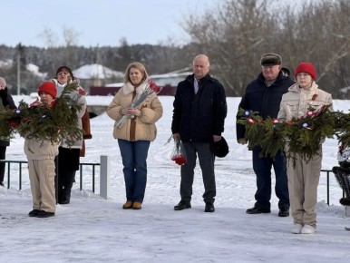 Андрей Амерев: Сегодня в с. Сосновка прошел торжественный митинг, посвященный 83-й годовщине освобождения села от немецко-фашистских захватчиков
