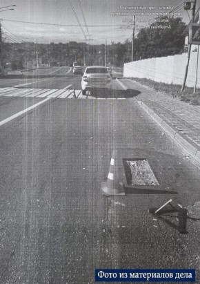 Около 50 тысяч рублей за ДТП с дорожной ямой отсудила курянка