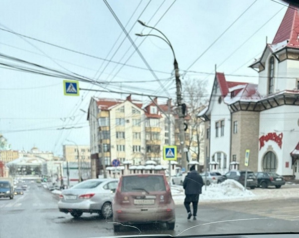 В центре Курска случилась авария