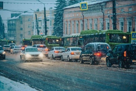 Из-за непогоды транспорт в Курске идёт с задержками