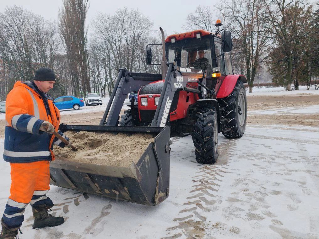 В Курске три управляющие компании Сеймского округа наводят порядок на своих территориях