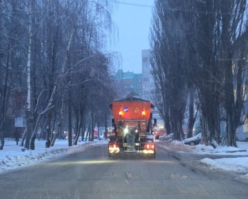 В Курске коммунальщики активизировали уборку снега