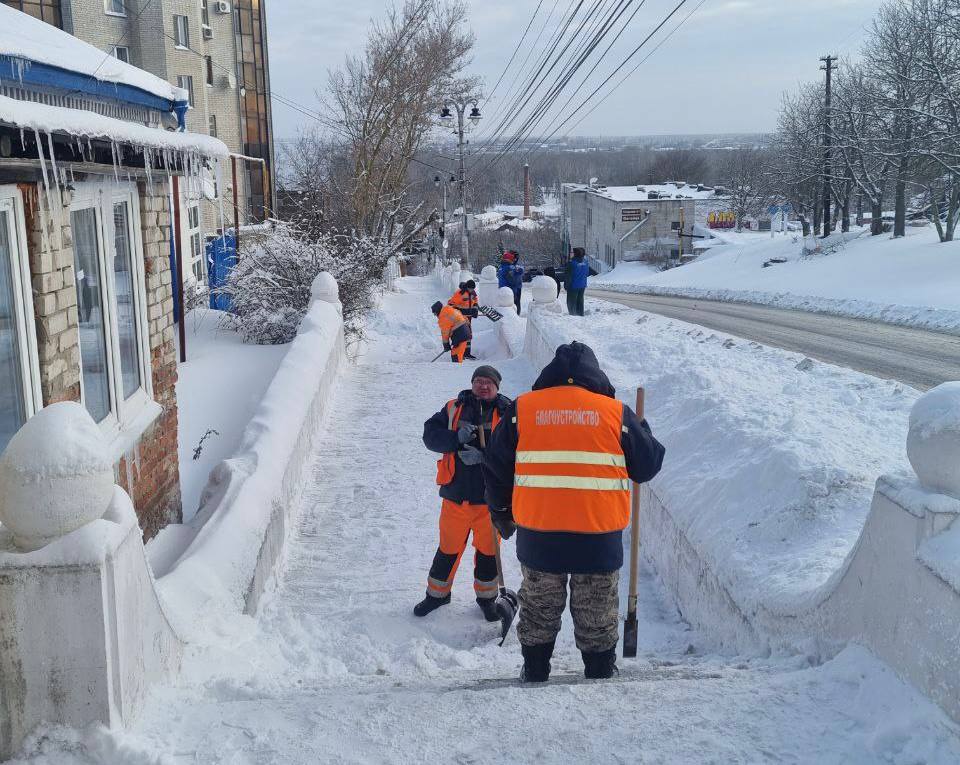 На расчистке дорог Курска от снега задействованы 72 единицы специализированной техники