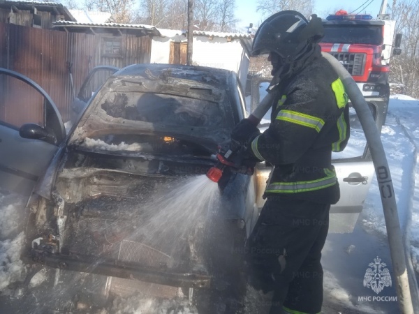 В Курской области сгорел автомобиль