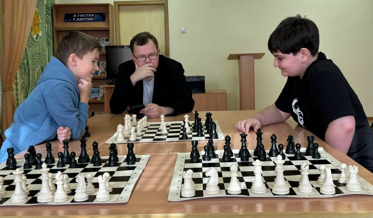 В Курске прошел шахматный урок в клубе «Ферзь»