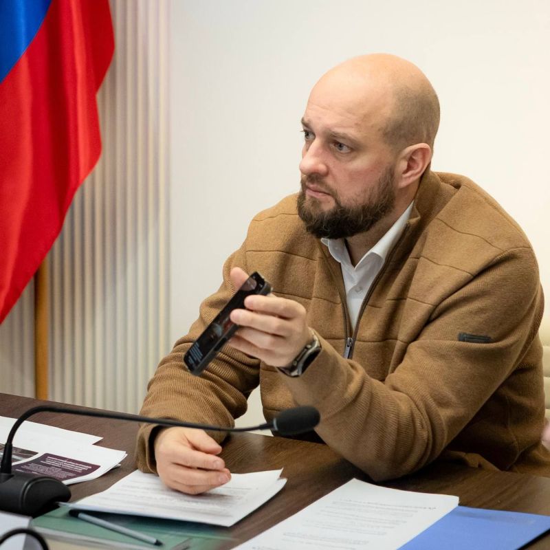 Глава Курска пригласил горожан подписаться на его канал в МАХ