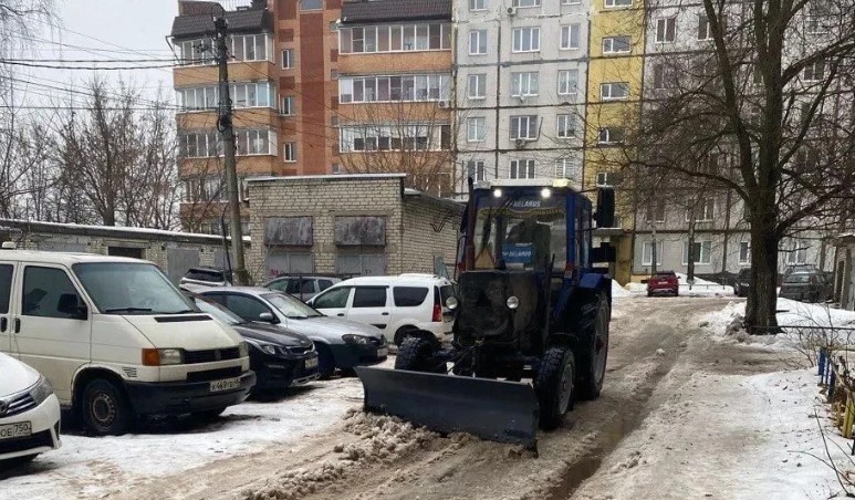 В Железнодорожном округе Курска проверили уборку снега на 26 объектах