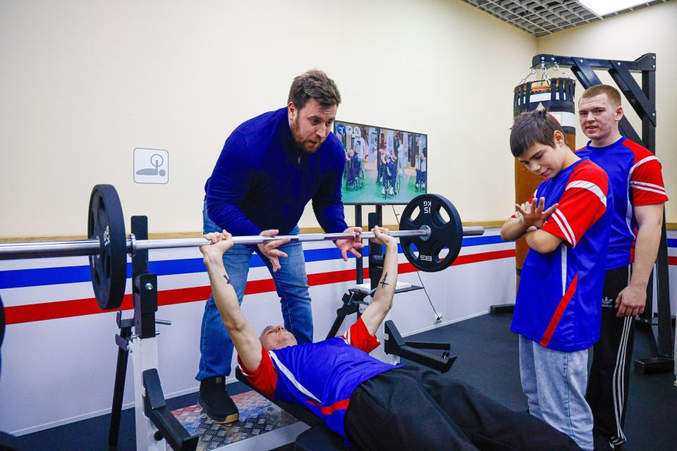 Демонстрационнопросветительский центр по адаптивному спорту посетили ребята Железногорской школы для детей с ограниченными возможностями здоровья